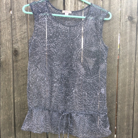 Lacy Patterned Tank Top - Picture 1 of 4